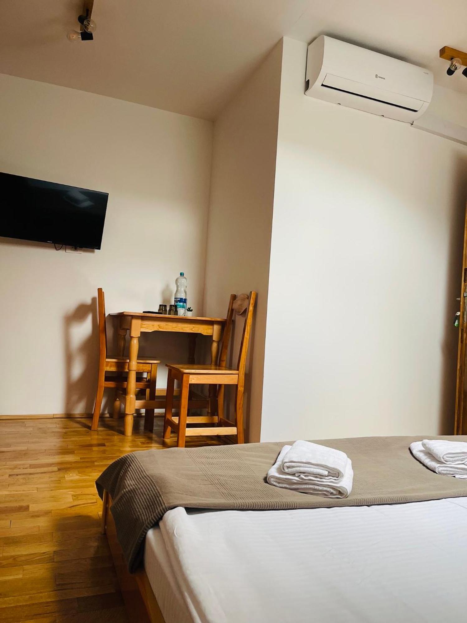 Domeniul Bondarelului Hotel Ocolisu Mic Екстериор снимка
